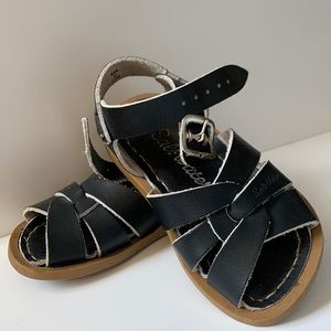 Size 5- Sun-San Salt Water Sandals Black